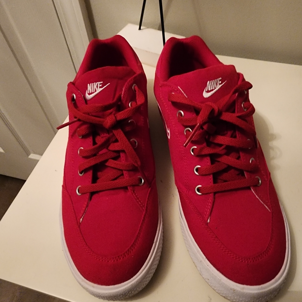 Nike GTS 97 Mens Sneaker Shoes Gym Red &White Canvas Sz 9.5 DA1446-600